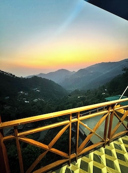 Hotel Uk Home Stay Mountain View,,3 star