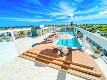 Ducassi Suites Studios Hotel Beach Club,,3 star
