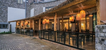amikus hotel ltd