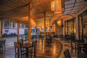 amikus hotel ltd