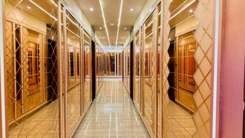 pheonix luxury inn hotel