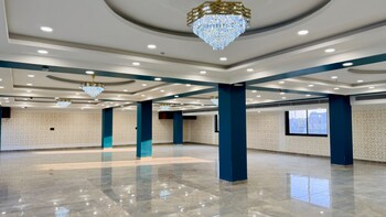 pheonix luxury inn hotel