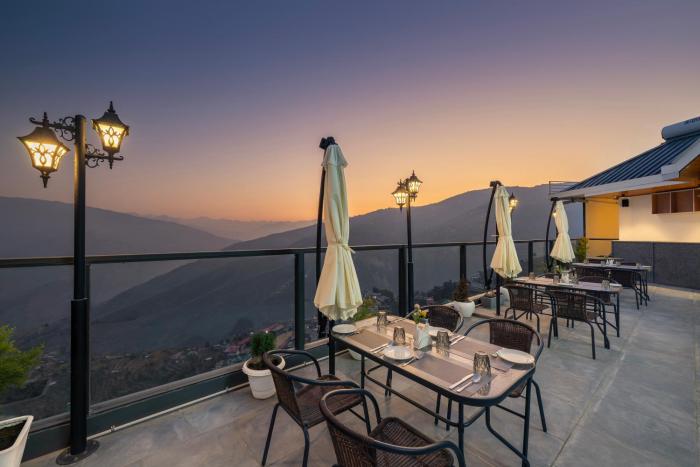 hotel mountain mirage