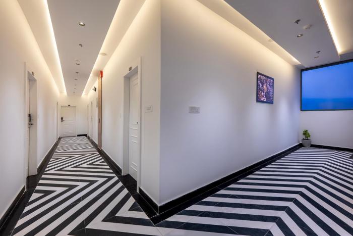 hotel mountain mirage