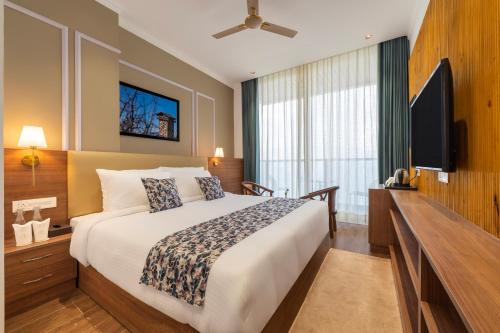 hotel mountain mirage