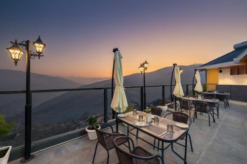 hotel mountain mirage