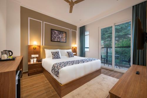 hotel mountain mirage