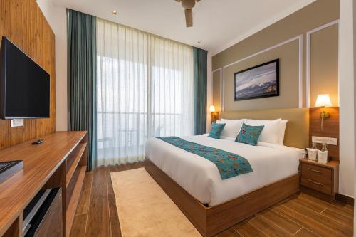 hotel mountain mirage