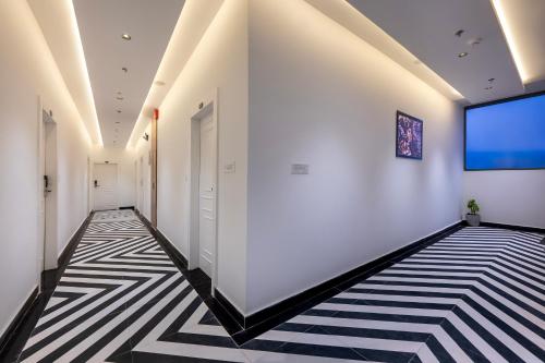 hotel mountain mirage