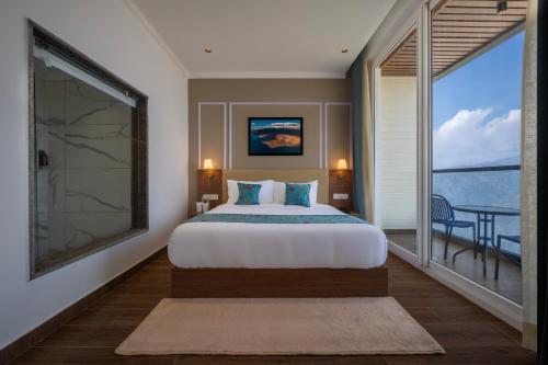 hotel mountain mirage