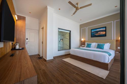 hotel mountain mirage