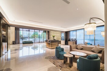 Crystal Orange Dongguan Huangjiang,,5 star