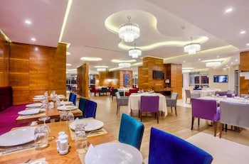 Ferdililly Hotel & Spa,,4 star