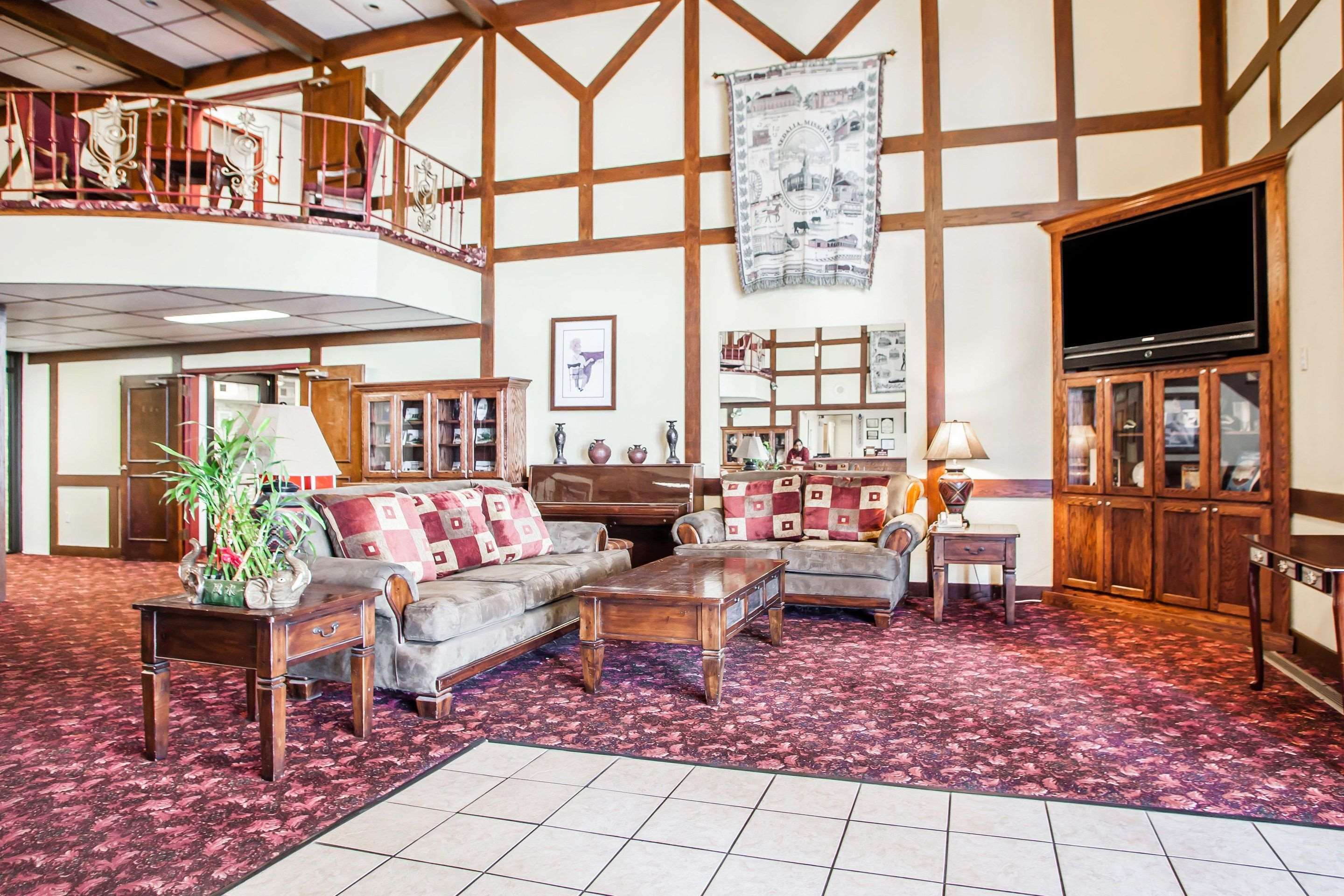 econo lodge truman inn