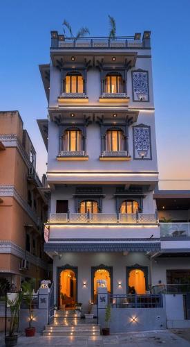 udaisa the luxury art