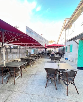 hotel taverne zum kreuz by nuus