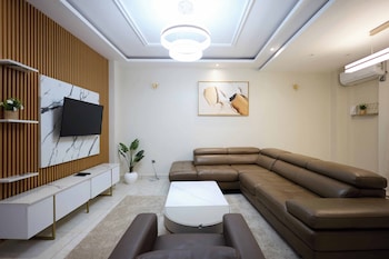 empire luxury hotel