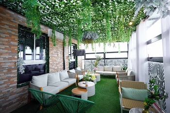 empire luxury hotel