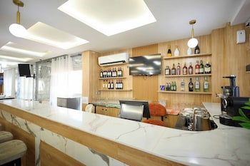 empire luxury hotel