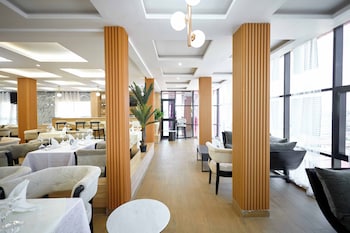 empire luxury hotel