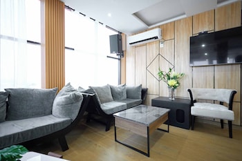 empire luxury hotel