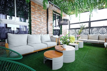 empire luxury hotel