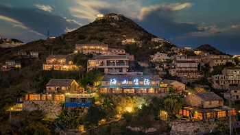 Aurora Rock Villa Resort,,3 star