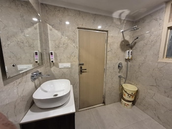 hotel diamond inn near delhi airport