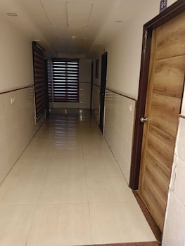 hotel diamond inn near delhi airport