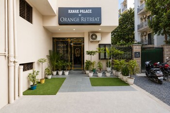hotel orange retreat