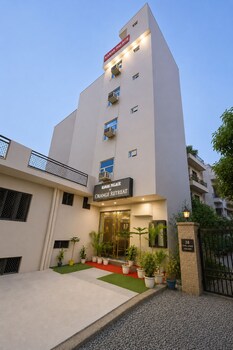 hotel orange retreat