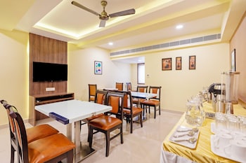 treebo golden stay electronic city