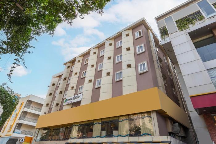 treebo golden stay electronic city