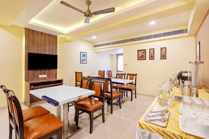 treebo golden stay electronic city