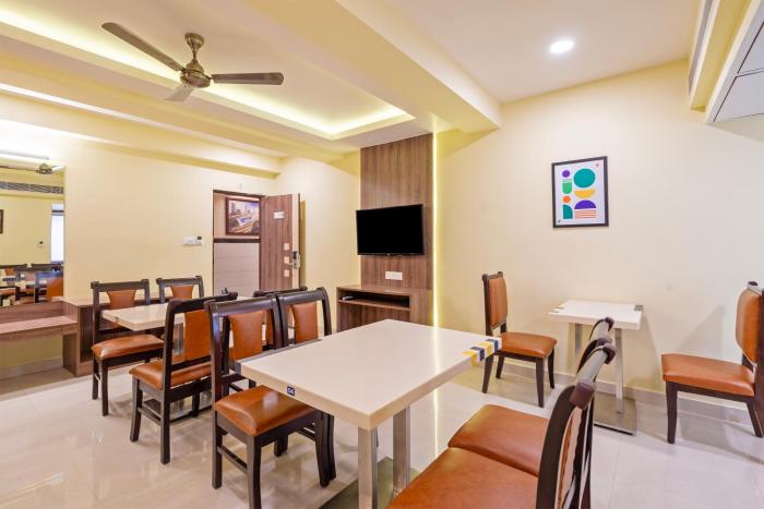 treebo golden stay electronic city