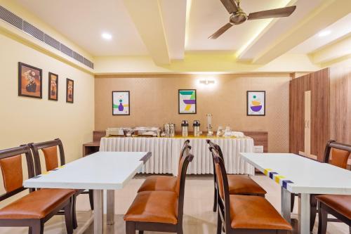 treebo golden stay electronic city
