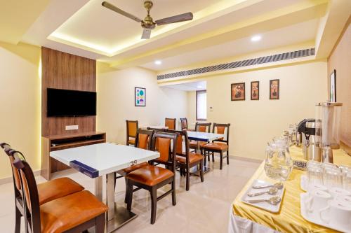 treebo golden stay electronic city