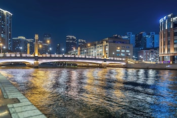 shanghai bund suhepan apartment