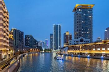 shanghai bund suhepan apartment