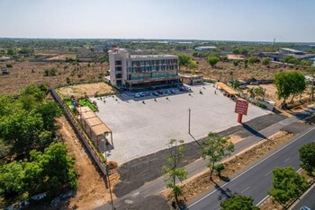 hotel altura chhatral