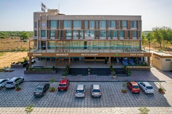 hotel altura chhatral