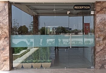 hotel altura chhatral