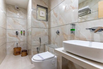 hotel altura chhatral