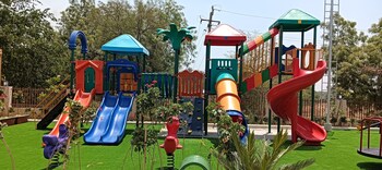 hotel altura chhatral