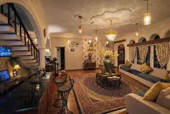heritage rose inn dal lake
