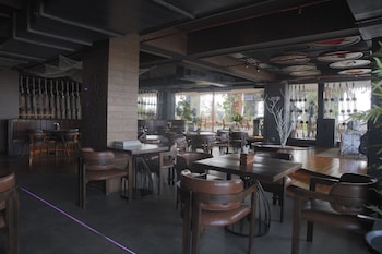 hotel subansiri