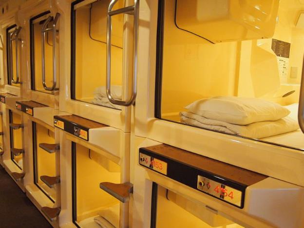 rex inn kawasaki caters to men