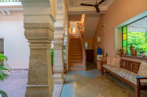 mukam at kanakvilas
