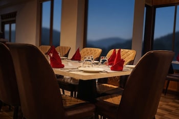 Norbu Lingka Resort,,3 star