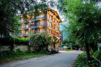 kavin suryansh regency near mall road
